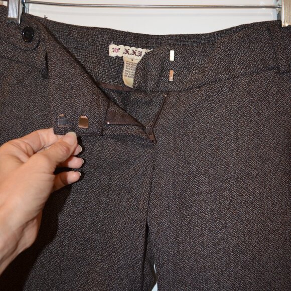 XXZ Grey Woven Polyester-Rayon Front Pockets Decors Low Rise Midi Shorts 0 - Picture 4 of 5